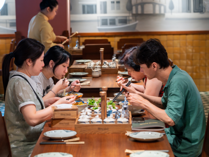 Cách Làm Cá Hấp Xì Dầu Ngon Chuẩn Vị Như Nhà Hàng 5 Thưởng thức các món ăn tại nhà hàng thuần Việt